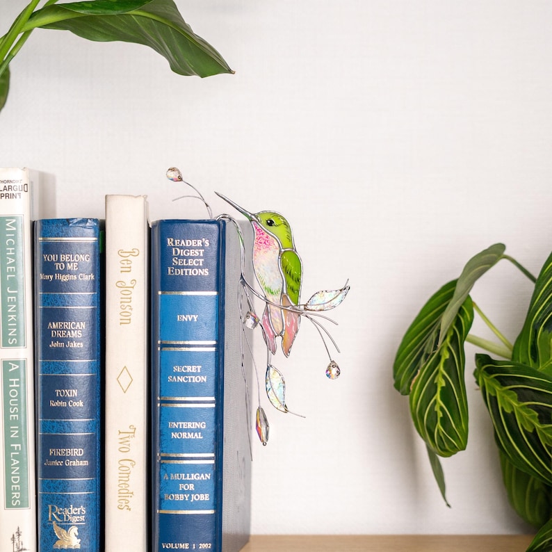 Graceful stained glass hummingbird with delicate crystals – a perfect gift.