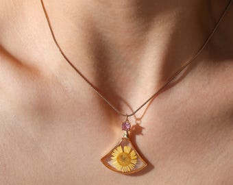 Anpassat halsband med blommor från födelsemånaden, personligt halsband med födelsesten, blommiga smycken i harts, unik födelsedagspresent till kvinnor, present till henne