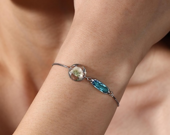 Miscarriage Memorial Bracelet with Baby’s Breath Flower and Birthstone, Remembrance Jewelry for Loss of Baby, Personalized Sympathy Gift