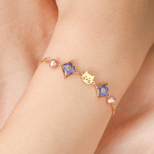 Cat Face Forget Me Not Bracelet, Handmade Pressed Kitty Charm Pearl Jewelry, Gift for Cat Mom, Gift for Pet Lovers, Memorial Gift for Her