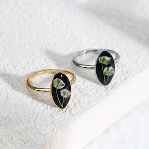 Bague en résine haleine de bébé, bague fleur pressée à la main, cadeau de guérison pour une perte, cadeau pour maman en deuil, souvenir commémoratif pour une fausse couche