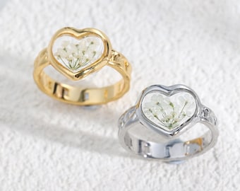 Heart-Shaped Resin Ring with Real Queen Anne’s Lace Flowers, Handmade Floral Jewelry, Nature-Inspired Romantic Gift for Her, Gift for Women