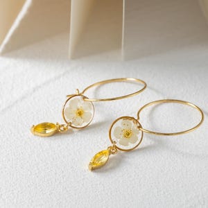 Dwarf Narcissus Earrings, Handmade Resin Pressed Daffodil White Flower Jewelry, March Birth Earring, Christmas Gift, Birthday Gift for Her