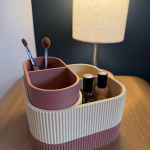 Modern Ribbed Bathroom Organizer – Minimalist Tiered Vanity Storage for Makeup, Brushes & Essentials | Desk Organizer - Home Organization