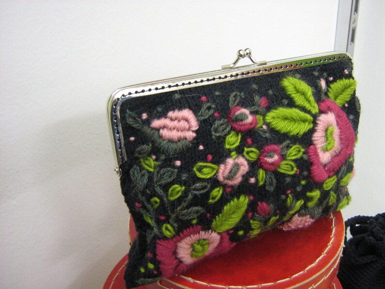 Embroidery black purse