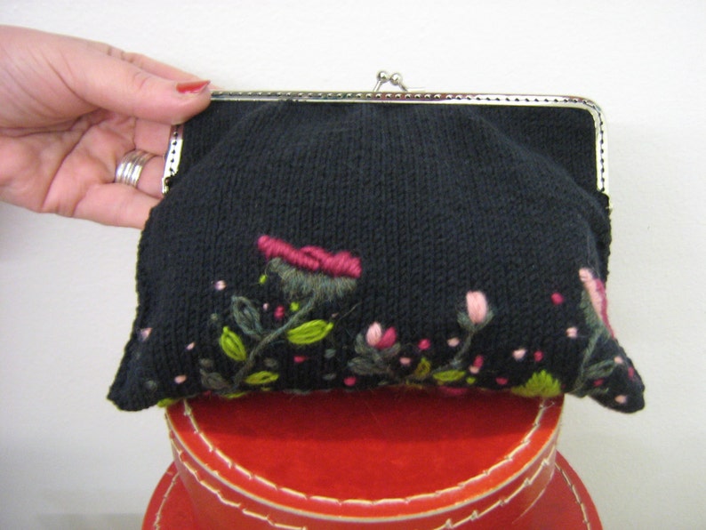 Embroidery black purse