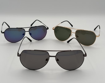 Gafas de sol clásicas de aviador / Montura de titanio / Lentes polarizadas de espejo verde, dorado y azul / Protección UV