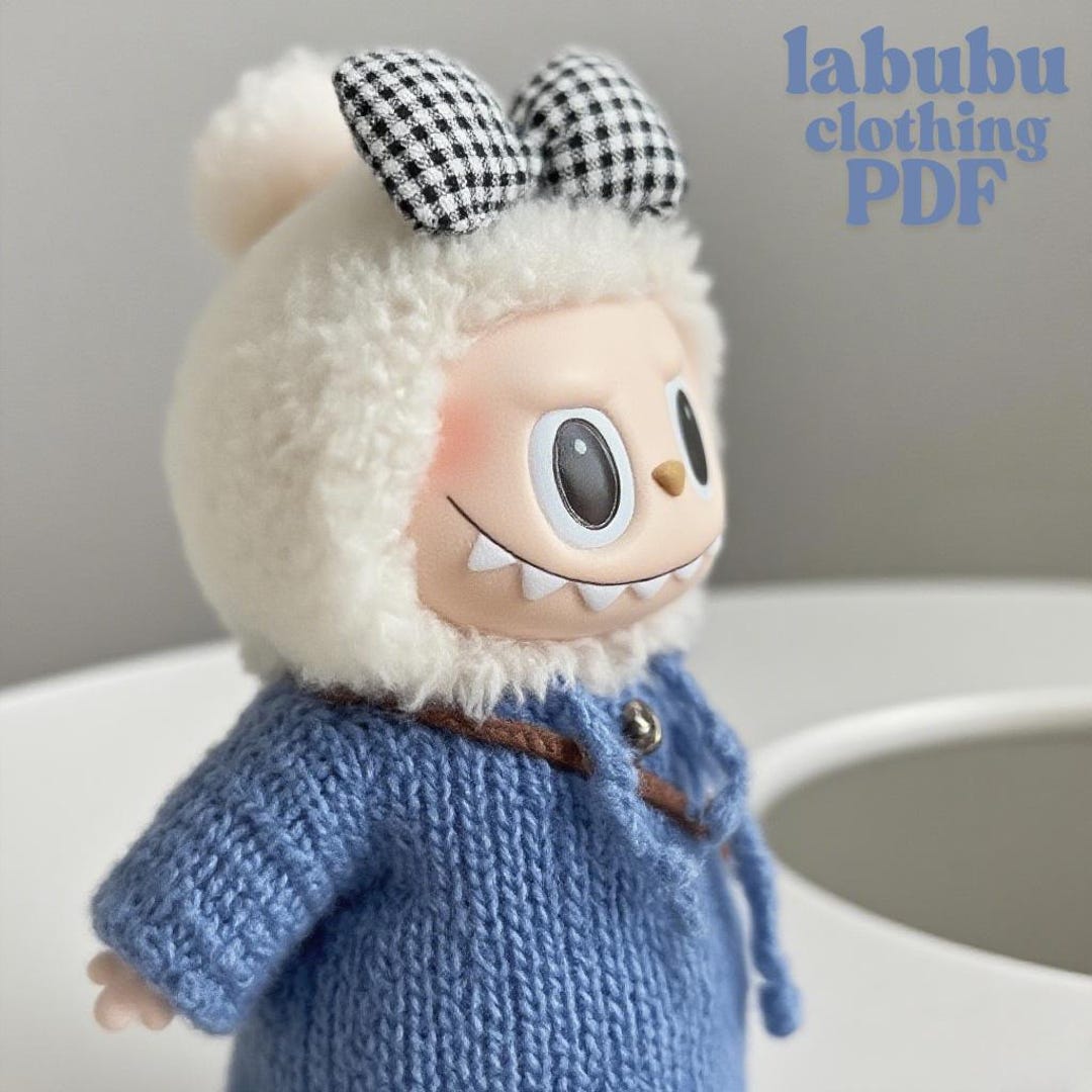HAMKU Mini Poupée Habillable : Set De Fringues Et Accessoires Pour Poupée De 17 Cm – Pull à Capuche DIY Pour Enfants, Cadeau Fun (Chaussures Non Incluses)