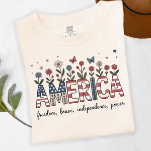 Floral America PNG, Floral Brushstroke USA Png, 4 de julho PNG, Retro America Png, Design de sublimação de 4 de julho, Patriótico Png, Feminino png