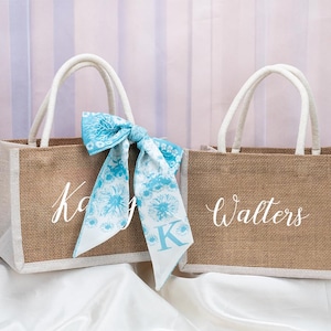 Bolsa de regalo de arpillera personalizada, bolsa de regalo para dama de honor, bolsa de playa, bolsa de regalo de boda con bufanda, recuerdo de despedida de soltera, bolsa de agradecimiento