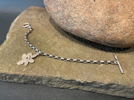 Sterling Silver Flower Charm Bracelet – Vintage Jewelry, Emily Rosenfeld, Toggle Clasp