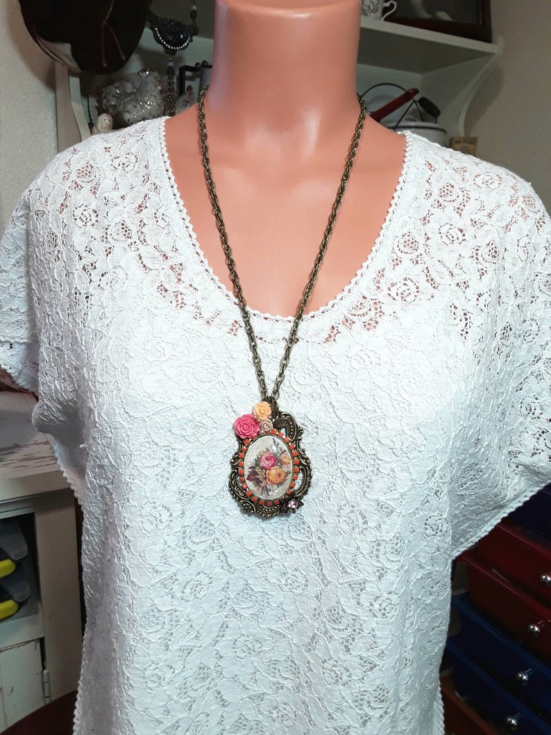Orange and pink with bronze pendant necklace. Floral vintage style necklace set