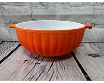 Bol de sopa o cereales de cristal opalino Hazel Atlas Platonite vintage de los años 50, estilo kitsch, color naranja.