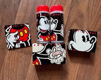 Artículos de tocador vintage de Walt Disney Mickey Mouse, 5 jabones, champú y acondicionador para viaje