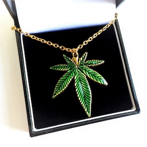 Collana Con Ciondolo A Forma Di Foglia Di Marijuana, Con Ciondolo A Forma Di Vaso Di Erba, Regalo Con Catena O Cordino Placcati In Argento, Senza Sacchetto Di Organza - Italia