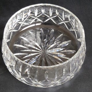Bol de fruta de cristal tallado vintage, base de cristal grueso con forma de estrella, bol para servir de Webb Corbett, centro de mesa, cristal tallado transparente.