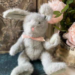 Coelho de pelúcia vintage Boyd's em lã mohair cinza, pequeno, decoração rústica.