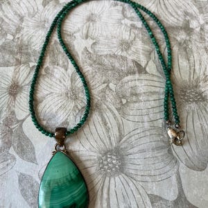 Vintage green beaded necklace sterling silver pendant malachite