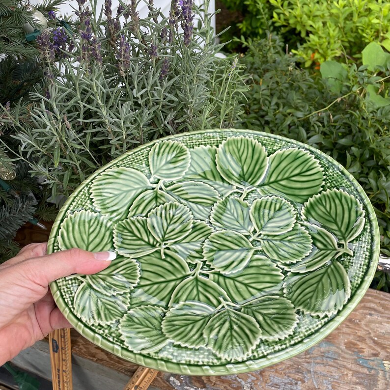 Bordallo Pinheiro Strawberry Service Platter - Thumbnail 5