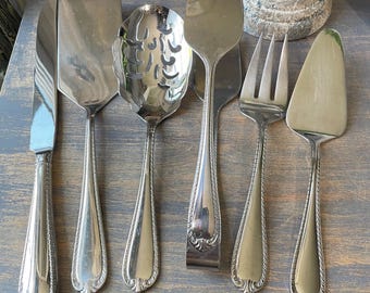 thumbnail image 2 of Reed & Barton Jamestown Stainless Steel Flatware – Glossy Silverware Set (Used Excellent) 2 of 6