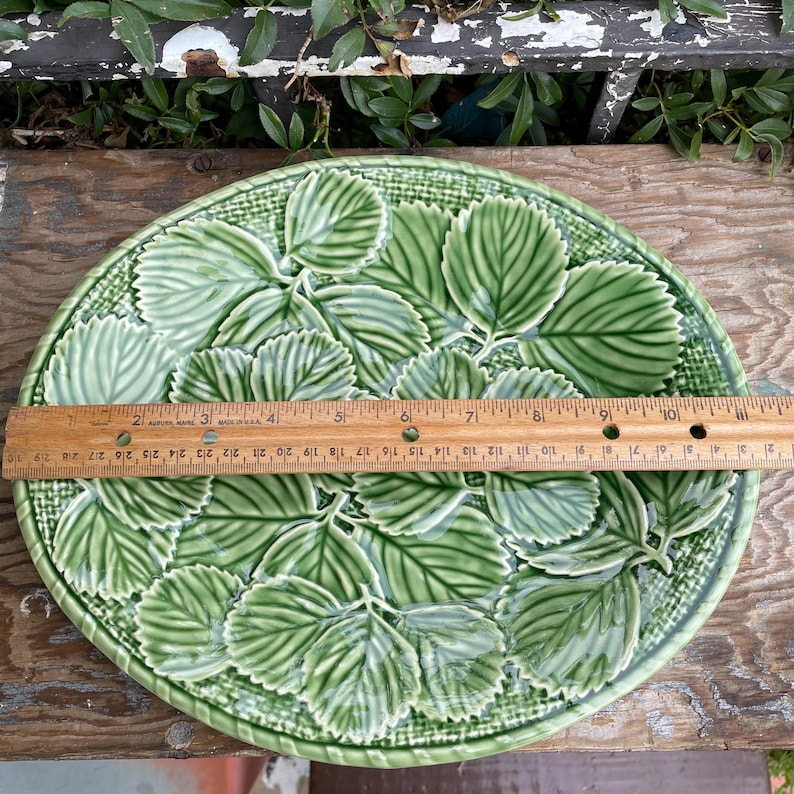 Bordallo Pinheiro Strawberry Service Platter - Thumbnail 4