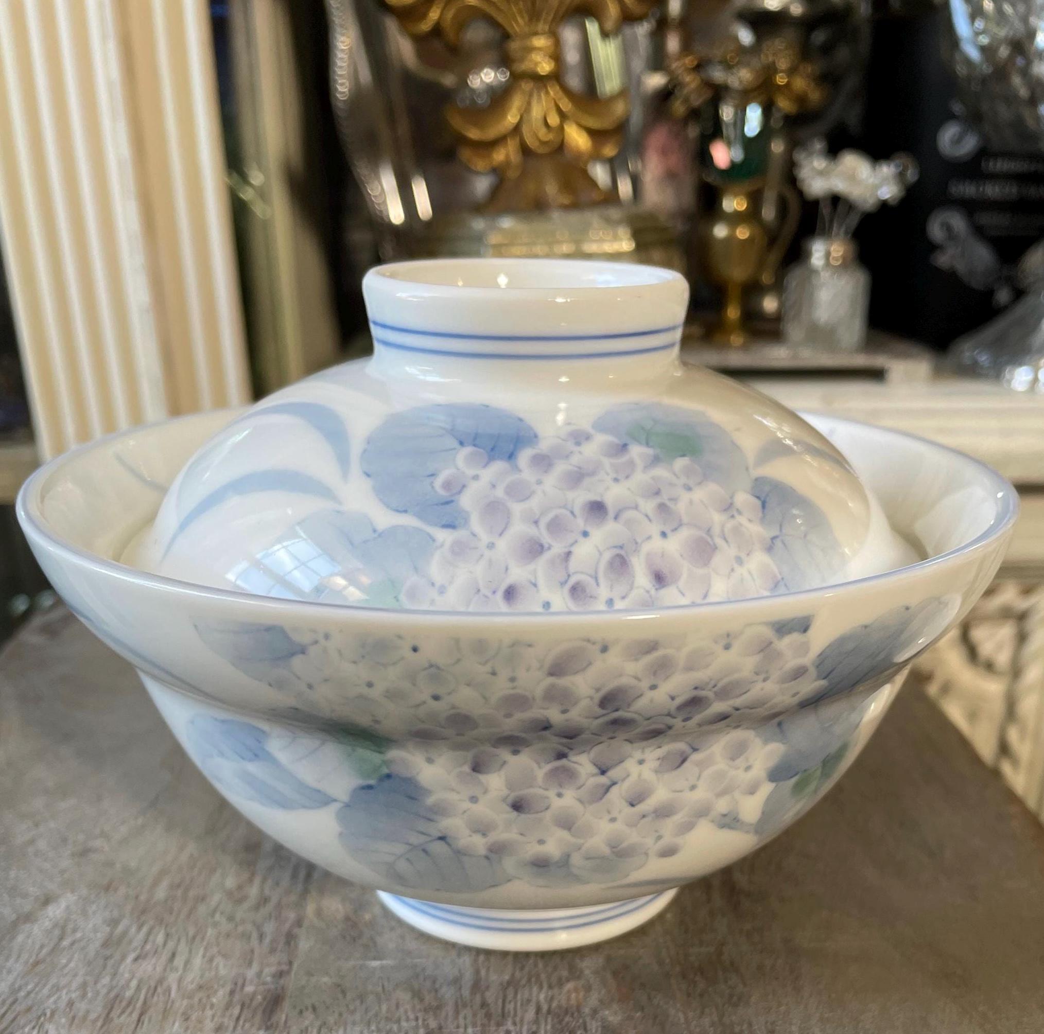 h68nch8rrd様 ケトル 水色地に白のロータス Vintage Japanese Kutani Blue White Hydrangea Porcelain Rice Bowl