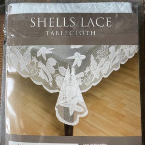 Vintage Shells white Lace 70” round Tablecloth nwt