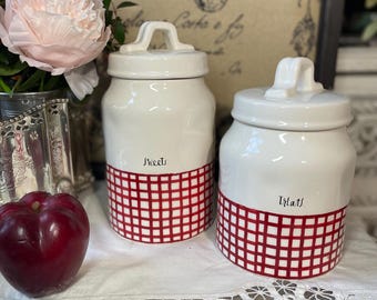Juego de botes de cerámica con estampado de cuadros vichy blancos y rojos de Rae Dunn