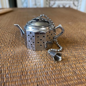 Vintage silver Tea infuser small miniature teapot England