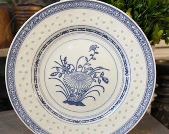 Vintage blue & white floral chinoiserie dinner plate Asian decor