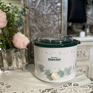 Olla de cocción lenta Vintage Rival de 2.5 cuartos, color blanco hiedra, fabricada en EE. UU.