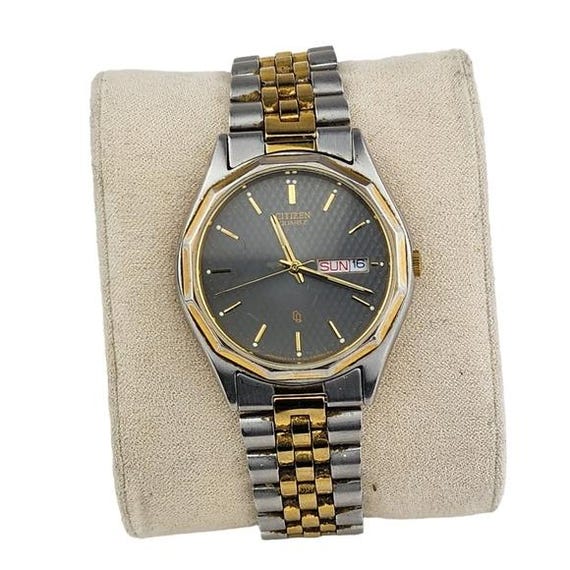 Reloj de pulsera Citizen Quartz Elegance en tono dorado 6100