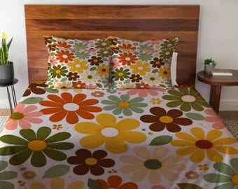 Retro Floral Comforter Set | 70s Daisy Flower Bedding | Mid Century Boho Bed Set with Pillow Shams & Duvet Cover