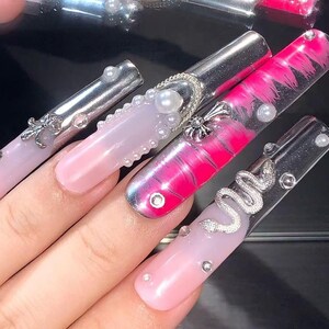 Glam Punk Pink Chrome Press On Nails – Snake, Pearl & Chain Design