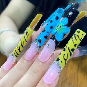 Wild Glam Press-On Nails with Animal Print, Rhinestones & 3D Flowers – Safari Y2K Nail Set Artificial reusable fake glue on faux  nails art