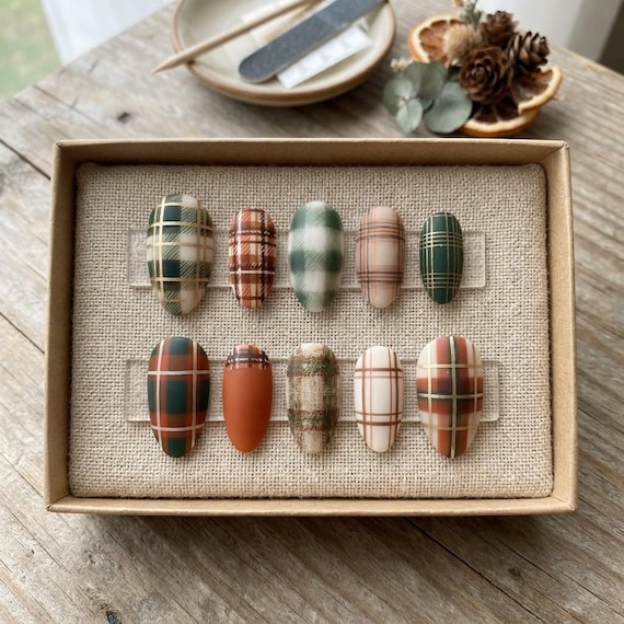 20 Thanksgiving Nail Ideas for a Festive Fall Manicure 20 Cozy Autumn Tartan