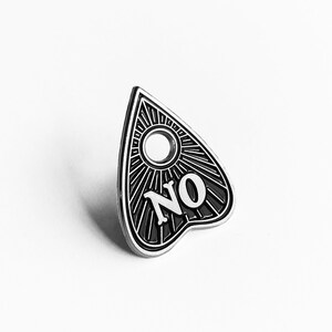 Ouija Planchette NO enamel pin zdjęcie 2