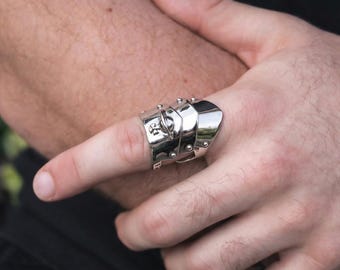 In doos Vivienne Westwood-ringen,zilveren Nana Armor Saturn-ring, cadeaus voor haar