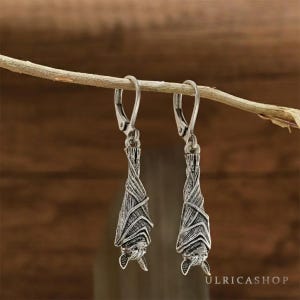 Jeulia Orecchini con Design Ala di Pipistrello in Argento Sterling
