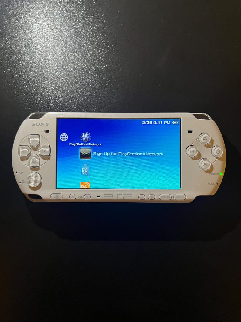 Planet wd Sony PSP 3000: Handheld Gaming Console White