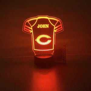 LED-sportfotbollströja lagspelare fläkt nattlampa bordslampa med 16 färger, inkluderar topp, bas, sladd och fjärrkontroll - personlig gratis