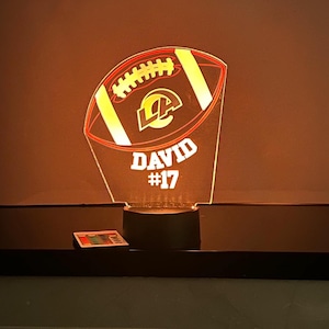 LED-Sport-Fußball-Team-Player-Fan-Nachtlicht-Tischlampe mit 16 Farblichtern, inklusive Oberteil, Basis, Kabel und Fernbedienung - personalisierbar