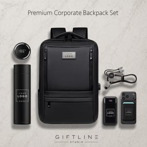 Set de regalo personalizado de mochila corporativa, bolso para portátil con logotipo personalizado, termo inteligente personalizado, batería externa, cable de carga y cartera MagSafe.
