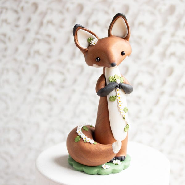 Red Fox Makes a Daisy Chain - Red Fox Figurine