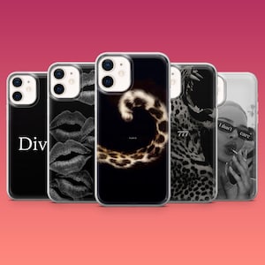 Peut inclure: Plusieurs coques de téléphone avec des designs variés. L'une affiche le mot "Div" en blanc, une autre présente des lèvres noires, et une troisième montre une queue de léopard. D'autres coques incluent un imprimé léopard et une image en noir et blanc avec le texte "I don't care".