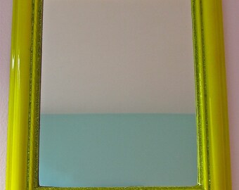 Wall Mirror in painted Yellow|Green high gloss with Glitter