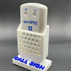 Soporte de escritorio para radioaficionados con indicativo de llamada OpenSPOT personalizado