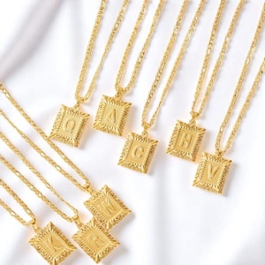 Collar con inicial de oro para hombre y mujer, colgante cuadrado de acero inoxidable 2025, regalo personalizado para fiesta de cumpleaños.