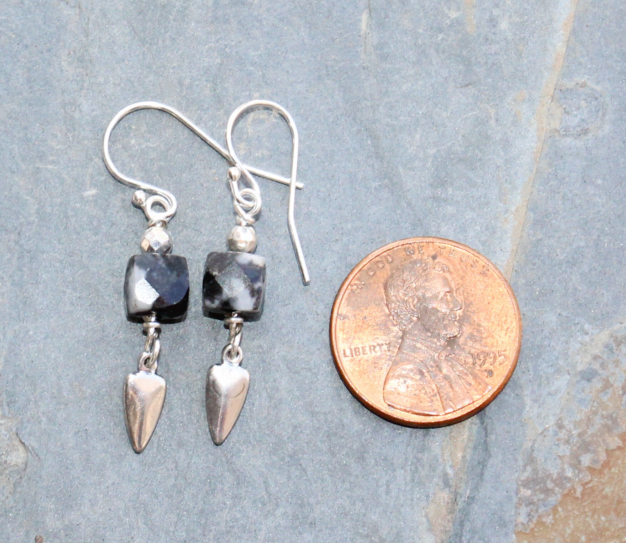 ゼブラジャスパーイヤリング、天然石イヤリング、ブラックイヤリング