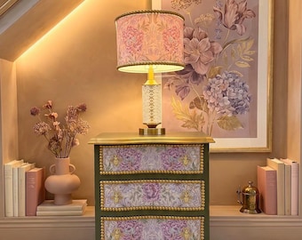 Cómoda, mesita de noche bohemia, mesita de noche floral, cómoda/mesita de noche artesanal, mesita de noche vintage, William Morris, mesa de diseño personalizado, regalo